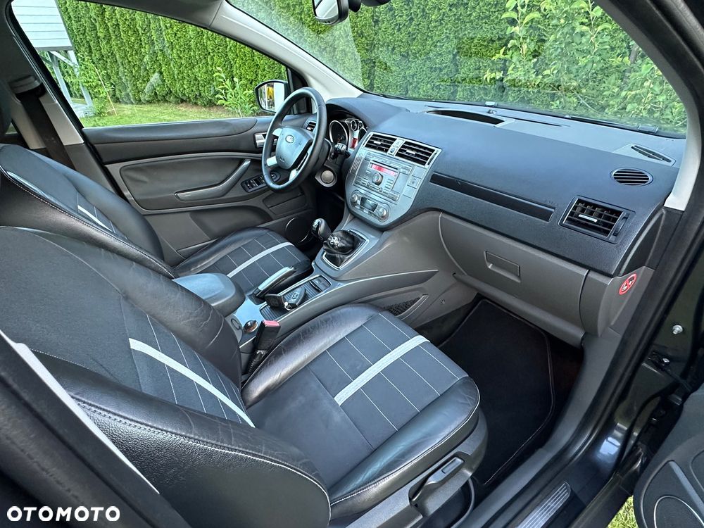 Ford Kuga 2.0 TDCi 4x4 Titanium - 32