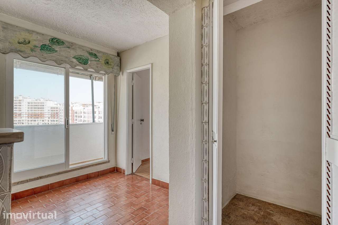 Apartamento T2 no 8º Andar com Varanda | Setúbal, S. Sebastião - Grande imagem: 4/34