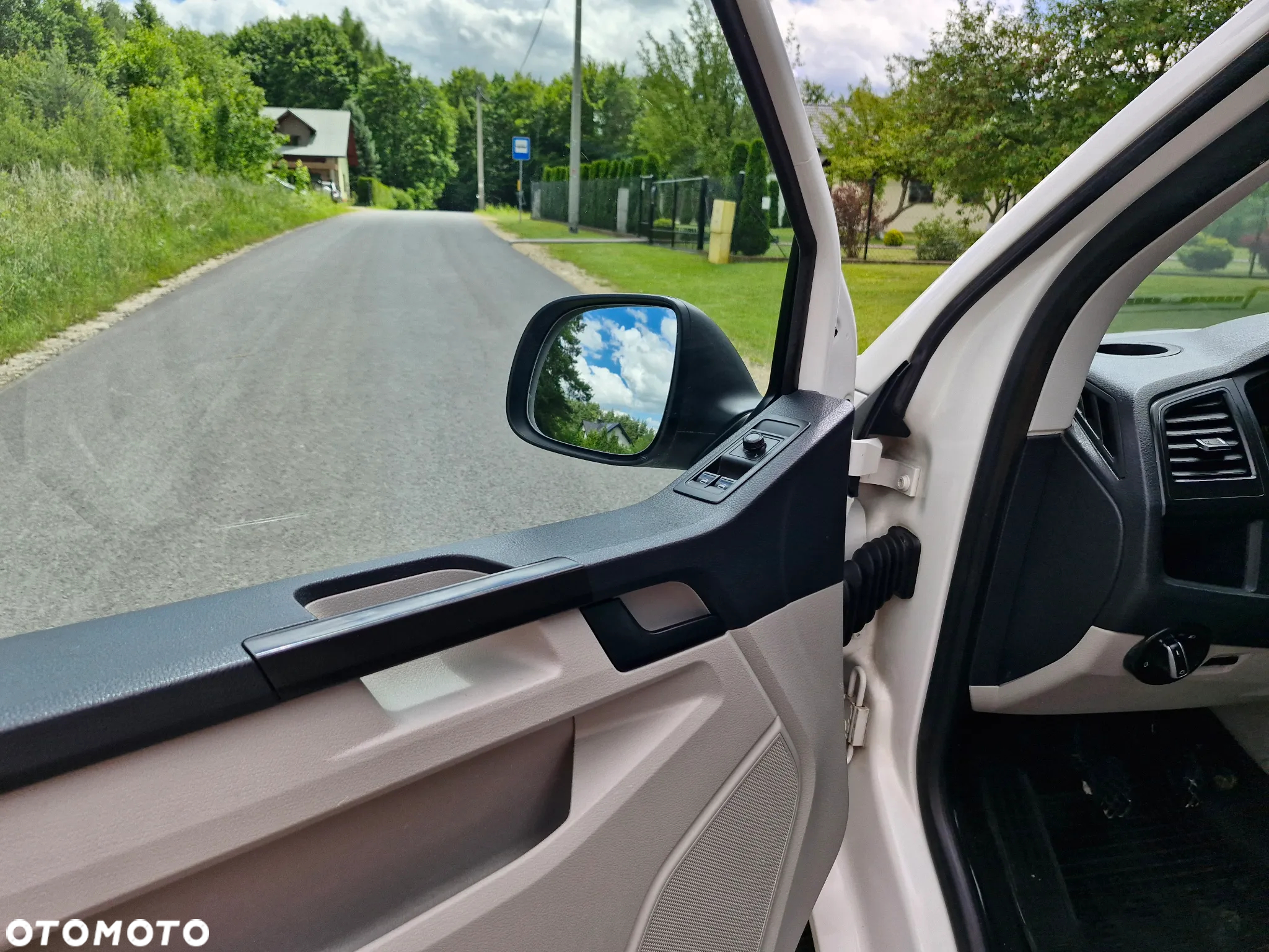Volkswagen Transporter T6 TDI L2H1 - 10