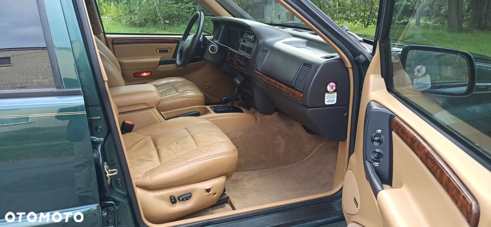 Jeep Grand Cherokee - 16