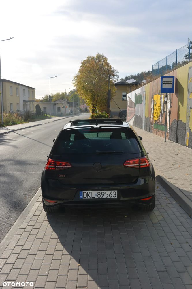 Volkswagen Golf - 14