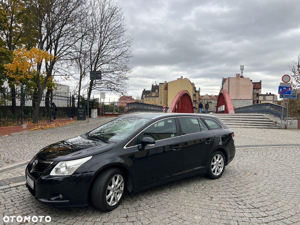 Toyota Avensis 2.0 D-4D Luna - 6