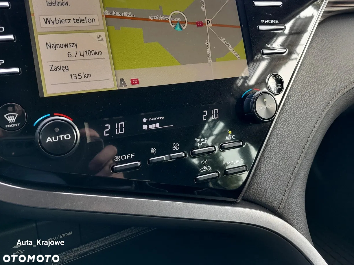 Toyota Camry 2.5 Hybrid Executive CVT - 21