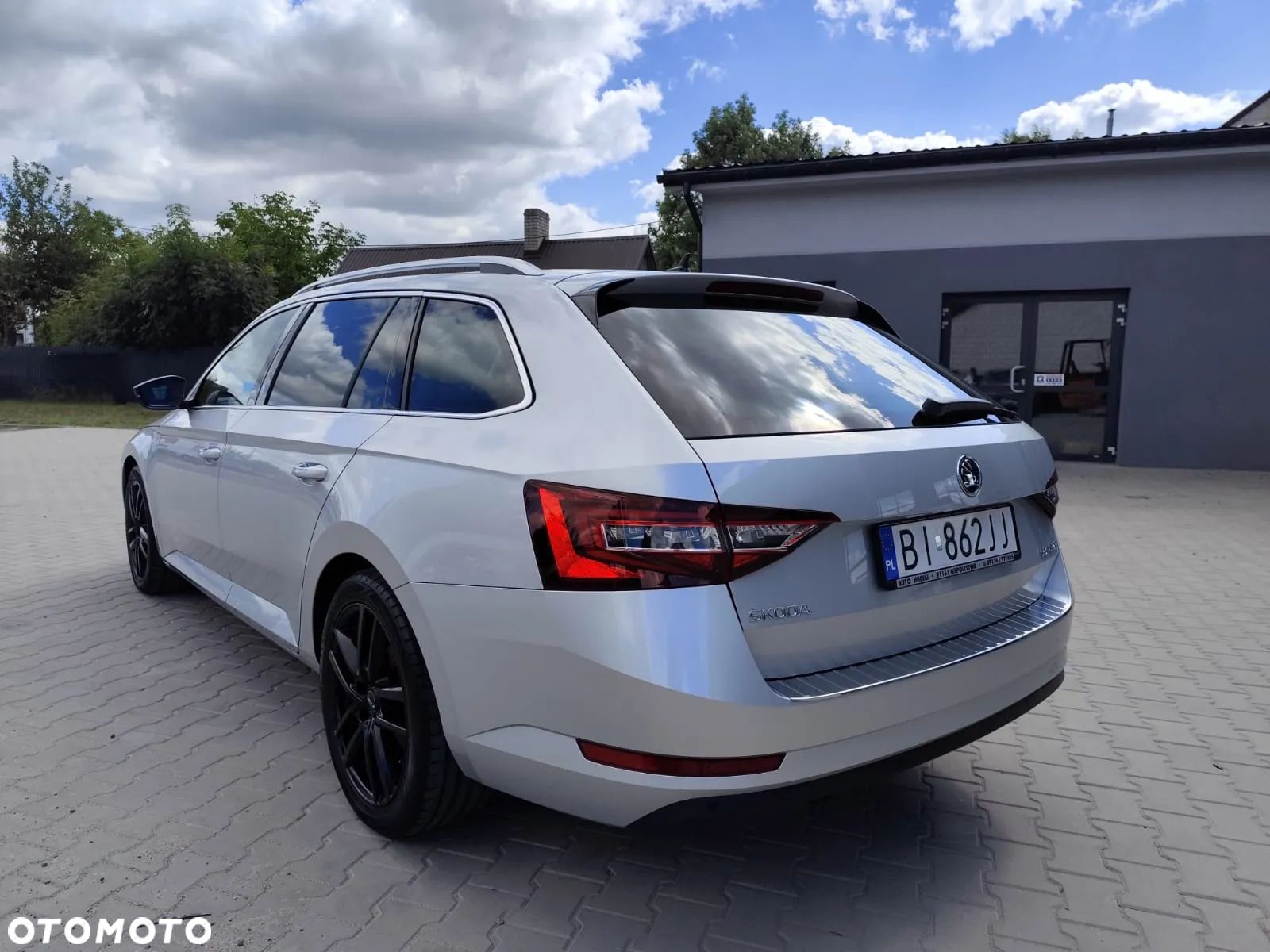 Skoda Superb Combi 2.0 TDI DSG L&K - 1
