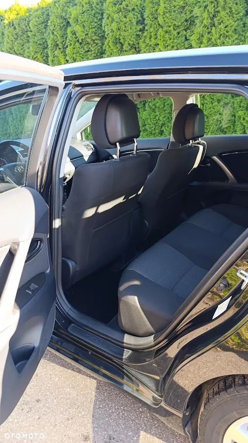 Toyota Avensis Combi 2.0 D-4D - 7