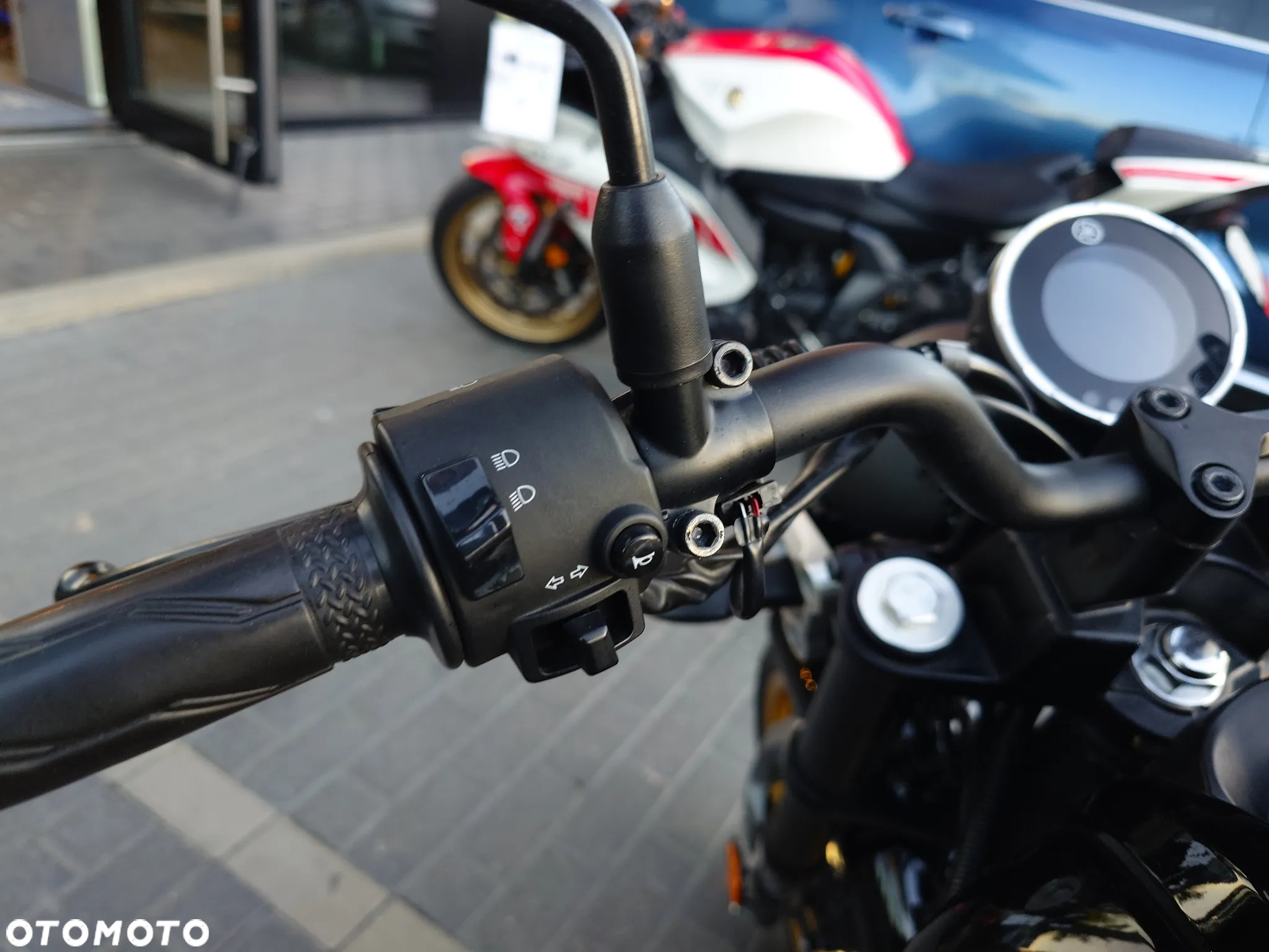 Yamaha XSR - 21