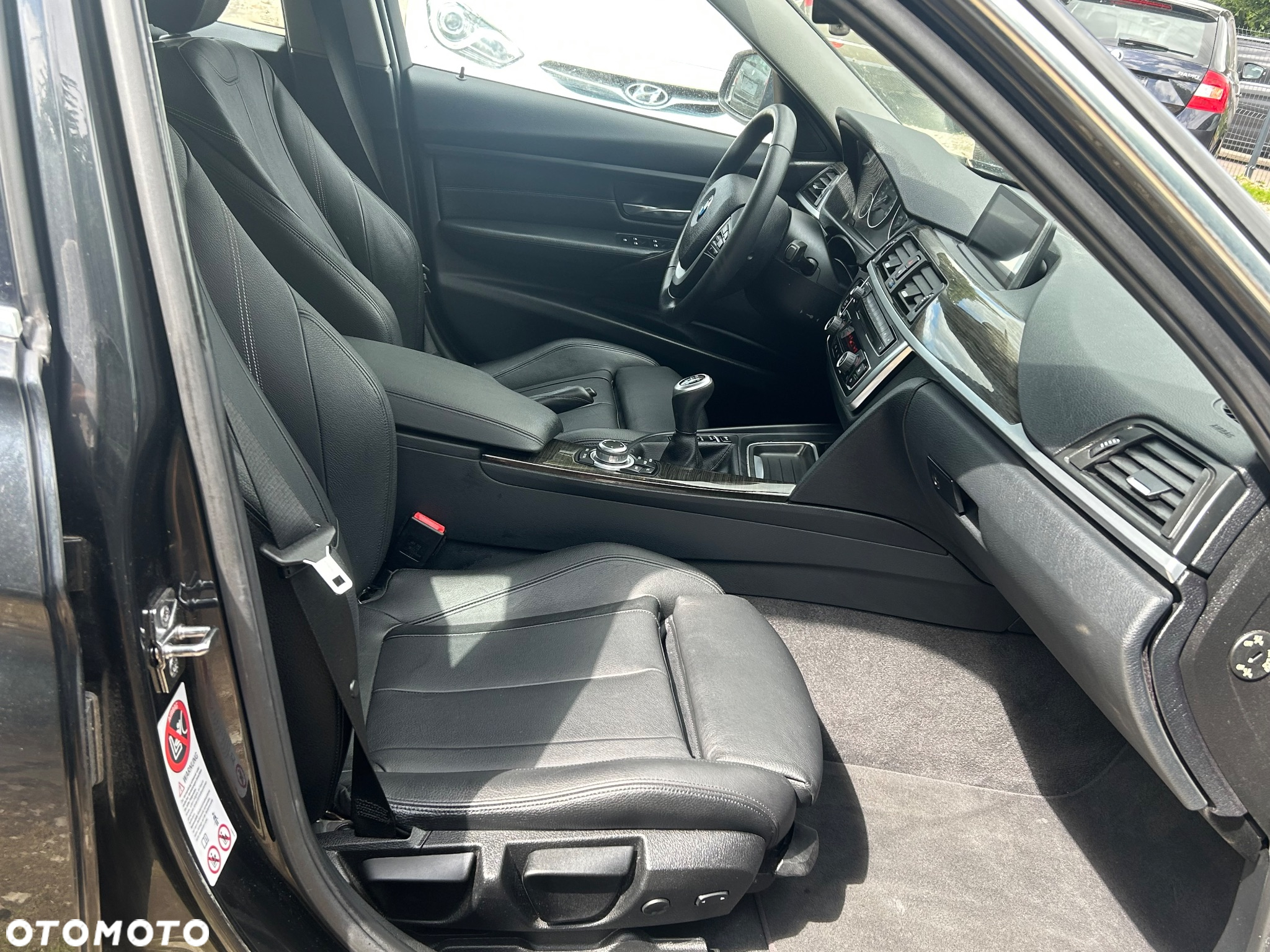 BMW Seria 3 320d Luxury Line - 13