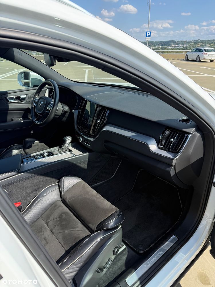 Volvo XC 60 T5 AWD Geartronic RDesign - 10