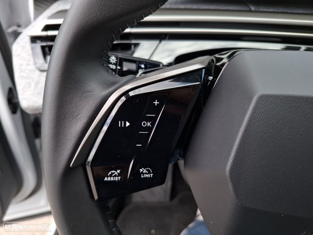 Peugeot 3008 1.2 Hybrid Allure e-DCS6 - 22