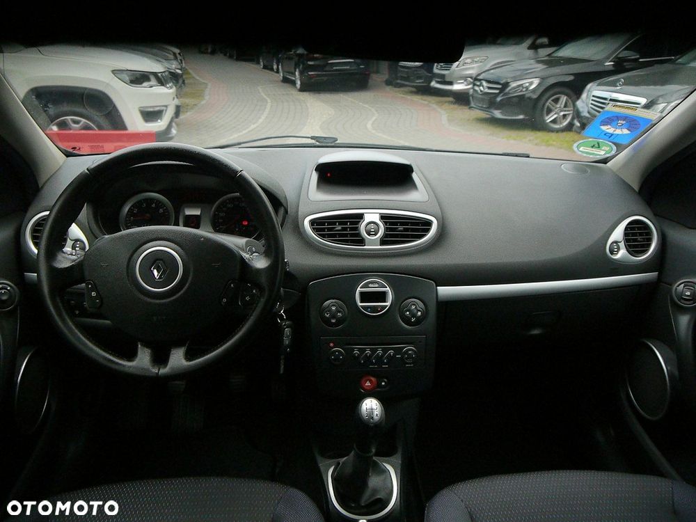 Renault Clio 1.2 16V TCE Alize Euro5 - 19