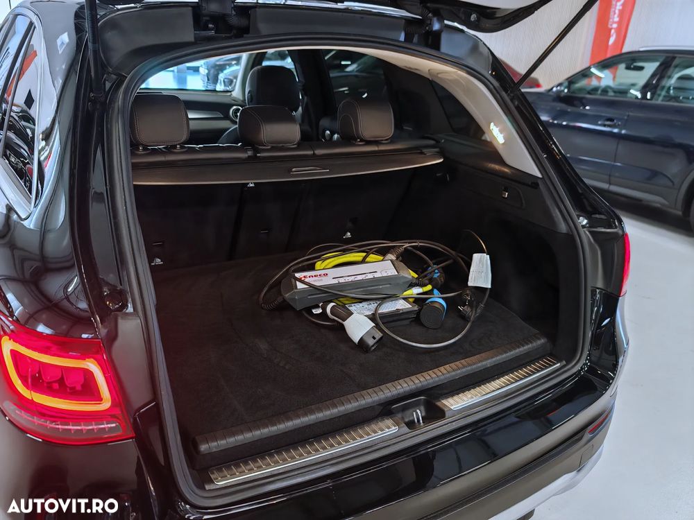 Mercedes-Benz GLC 300 e 4MATIC - 40