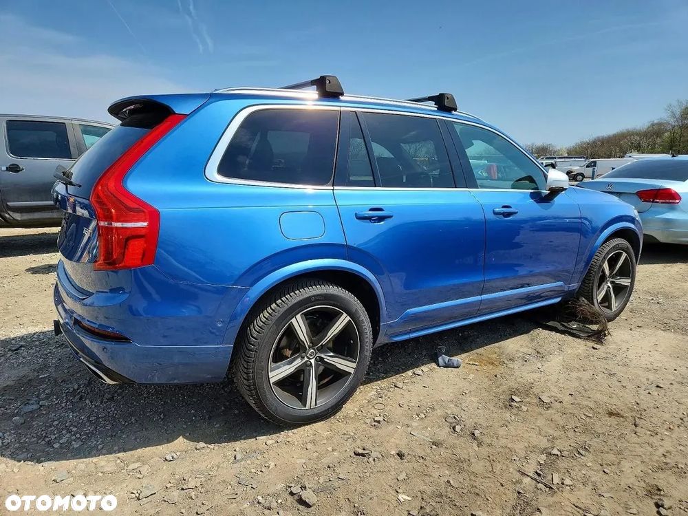 Volvo XC 90 T8 AWD Plug-In Hybrid Momentum 7os - 4