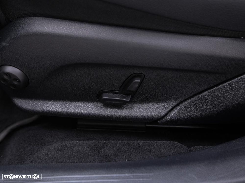Mercedes-Benz E 300 de AMG Line 4Matic - 23