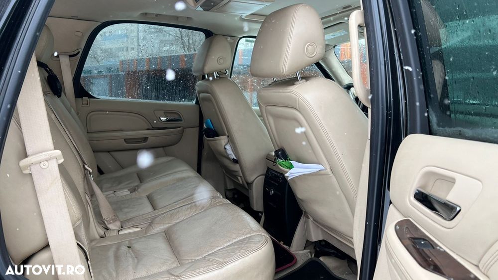 Cadillac Escalade - 12