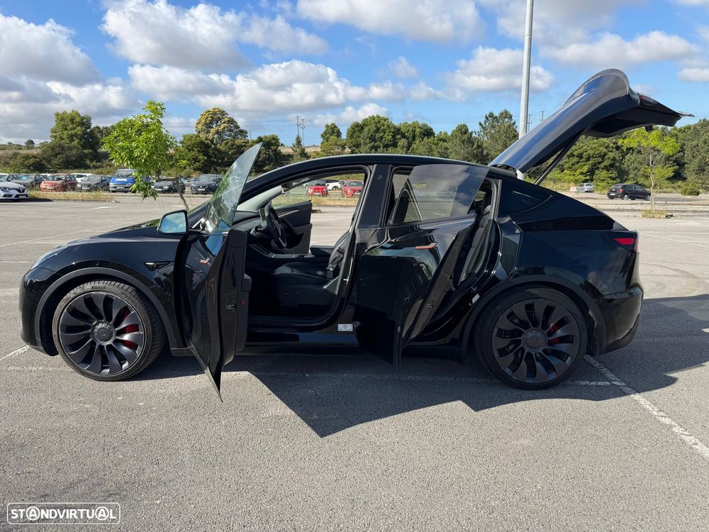 Tesla Model Y Performance Dual Motor AWD - 18