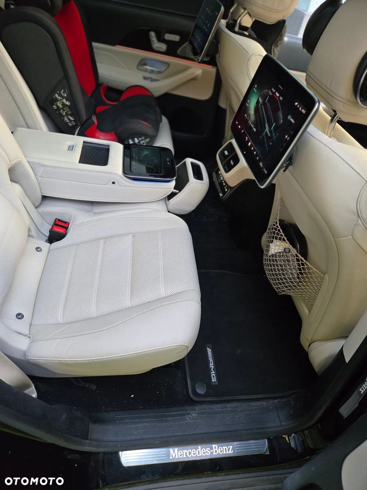 Mercedes-Benz GLS - 32
