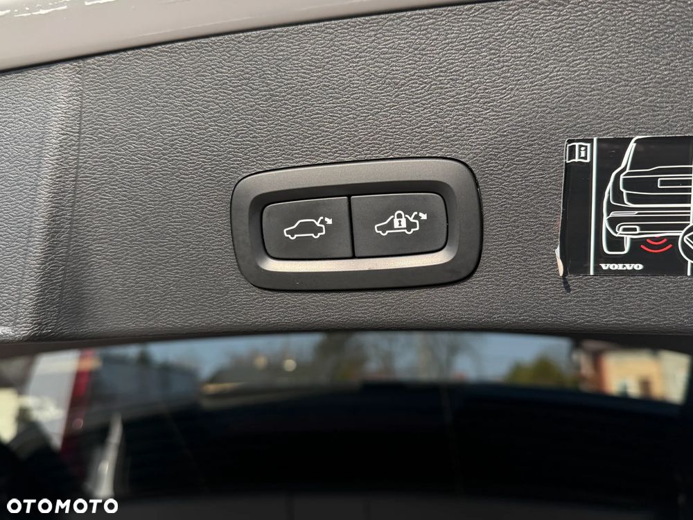 Volvo XC 40 T5 AWD R-Design - 37