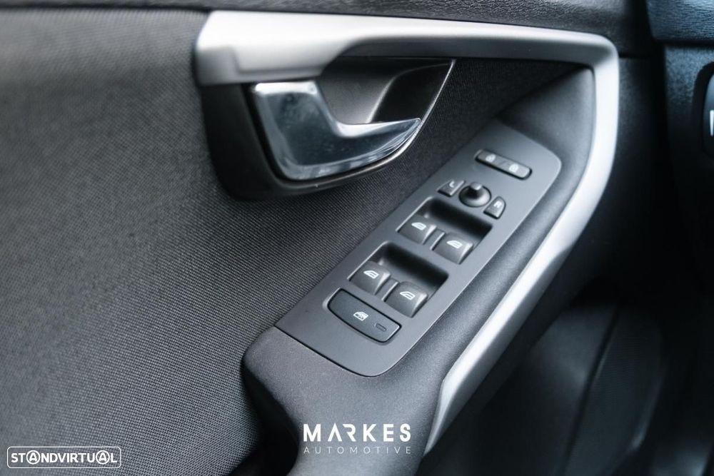 Volvo V40 1.6 D2 Momentum Eco - 14