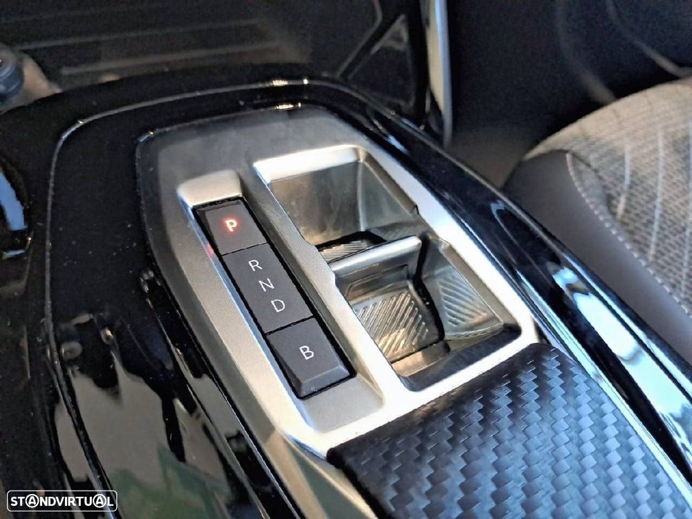 Peugeot 208 — fotografia 18