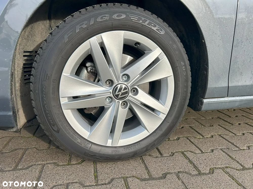 Volkswagen Golf - 33