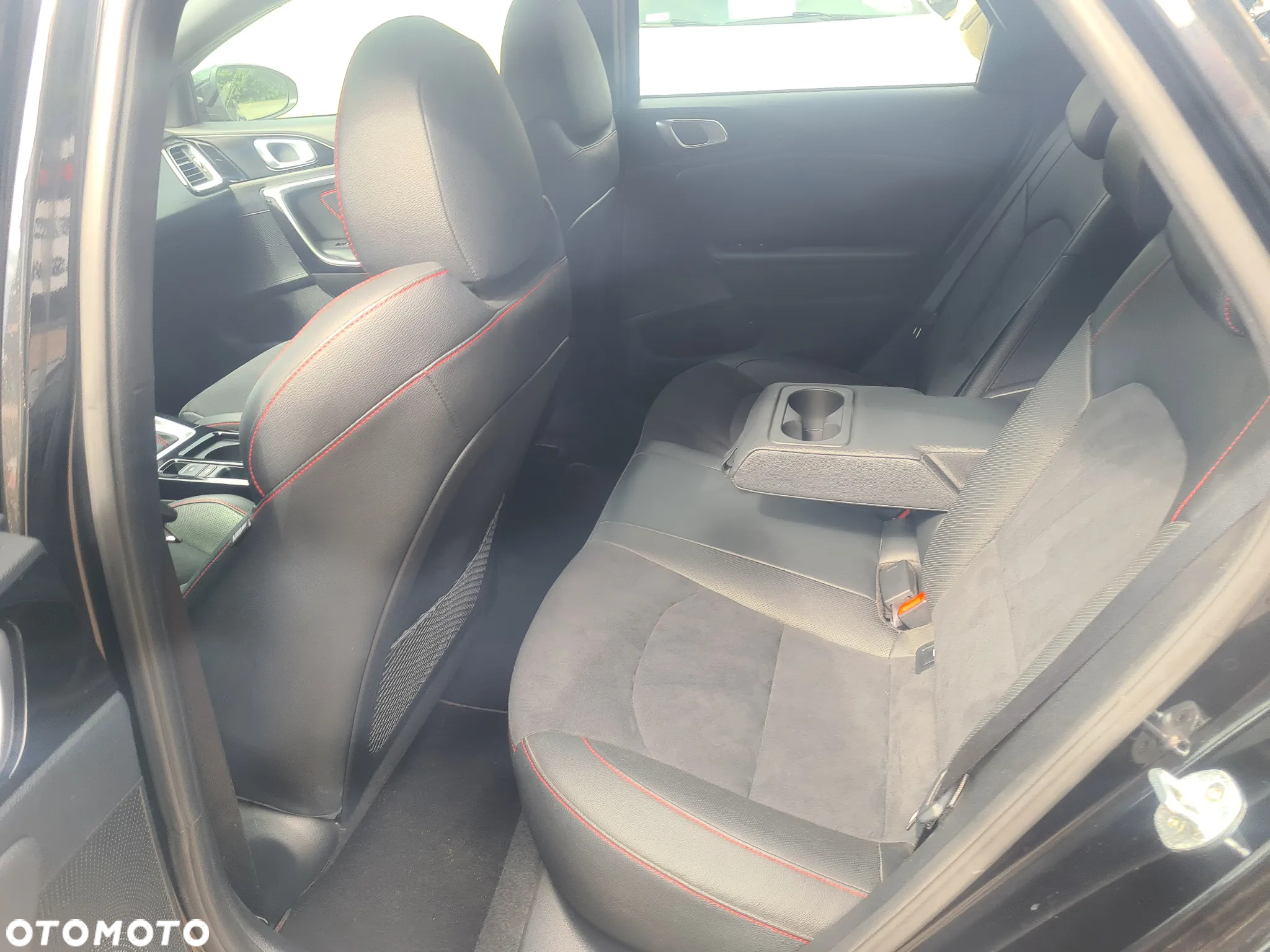 Kia ProCeed 1.6 T-GDI DCT7 OPF GT - 23