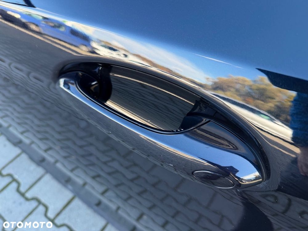 BMW Seria 5 520d xDrive Touring M Sport Edition - 36