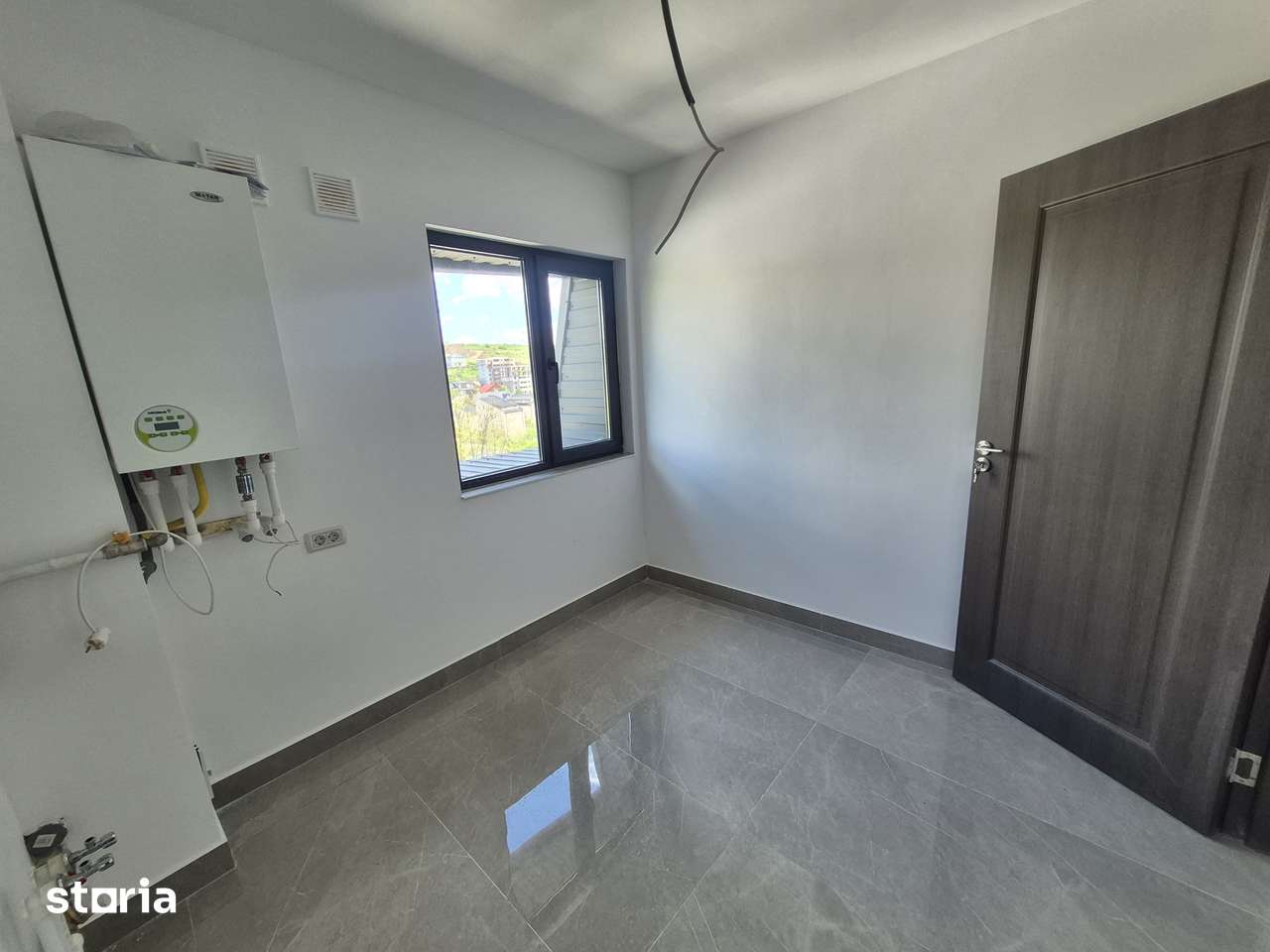 2 CAMERE | 51 MP | REDIU – ÎNAINTE DE LACUL REDIU | PARCARE INTABULATĂ — fotografia 1