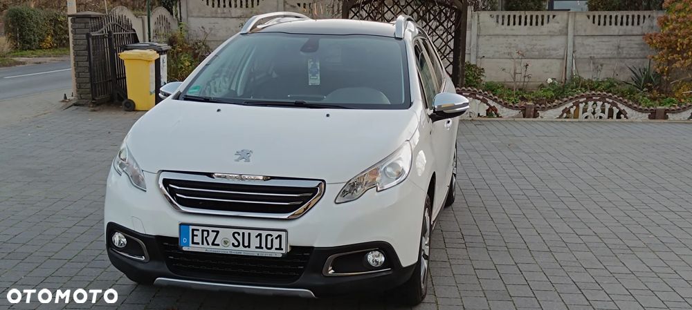 Peugeot 2008 1.2 Pure Tech Allure S&S - 14