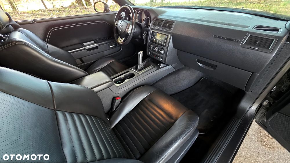 Dodge Challenger - 35