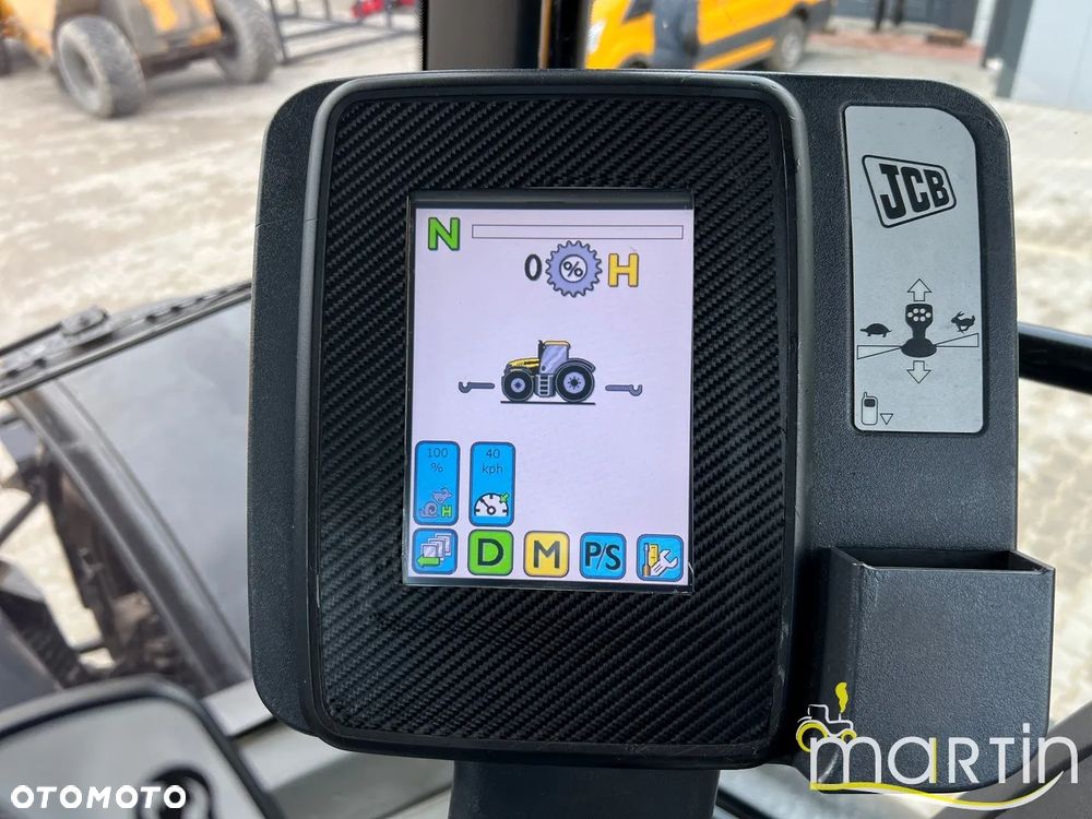 JCB Fastrac 8310 - 15