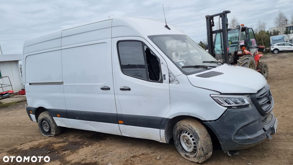 Mercedes-Benz Sprinter - 15