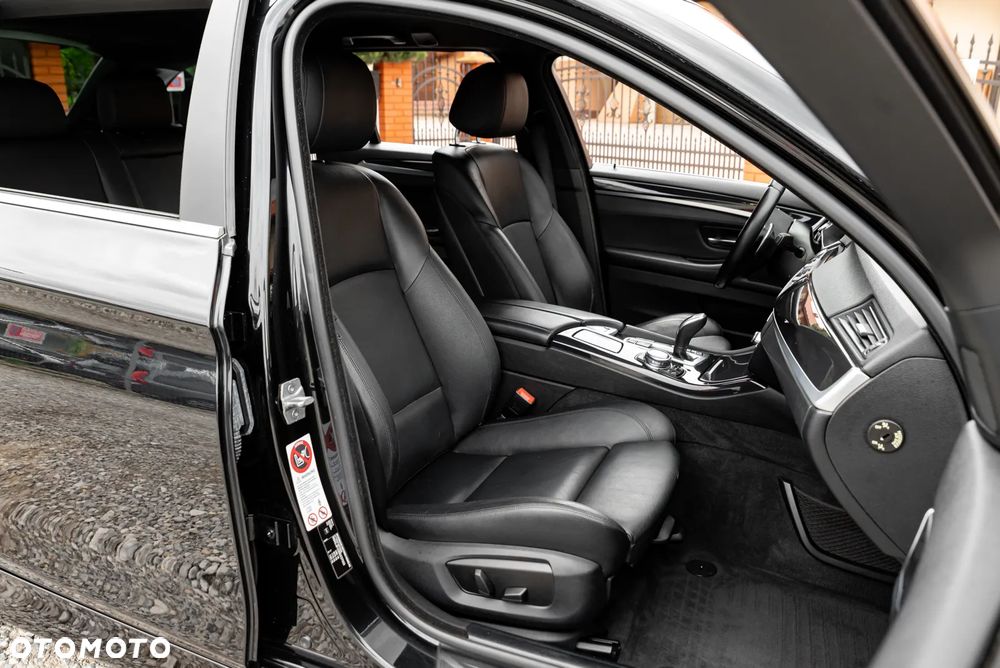 BMW Seria 5 525d xDrive Sport-Aut Modern Line - 24