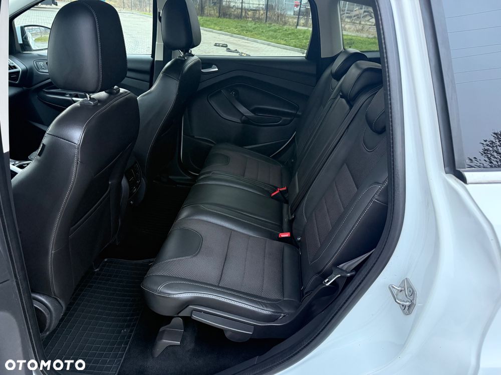 Ford Kuga 1.5 EcoBoost 2x4 Titanium - 18