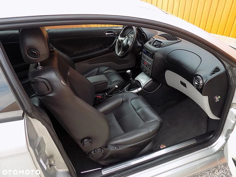 Alfa Romeo GT 1.9 JTD M-Jet Sportiva - 7
