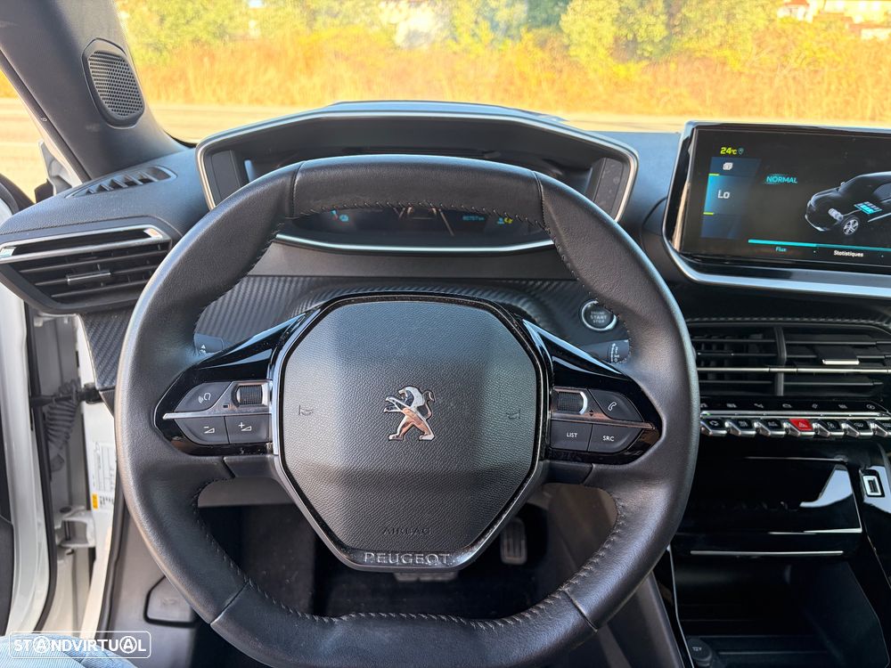 Peugeot e-2008 50 kWh Allure Pack - 17