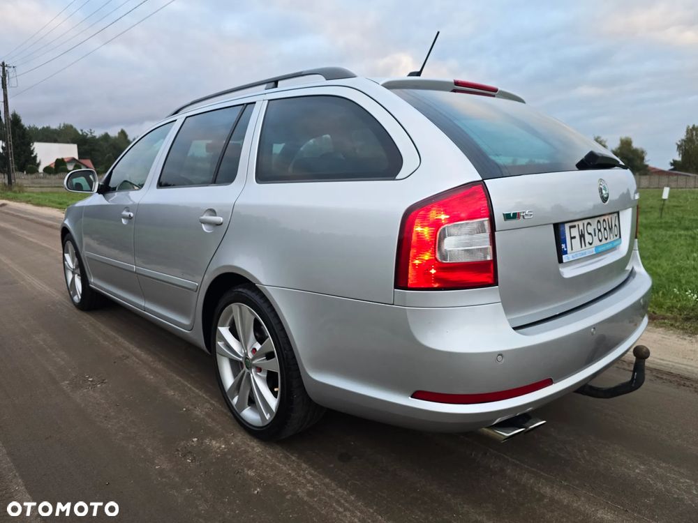 Skoda Octavia Combi 2.0 TDI CR DPF RS - 8