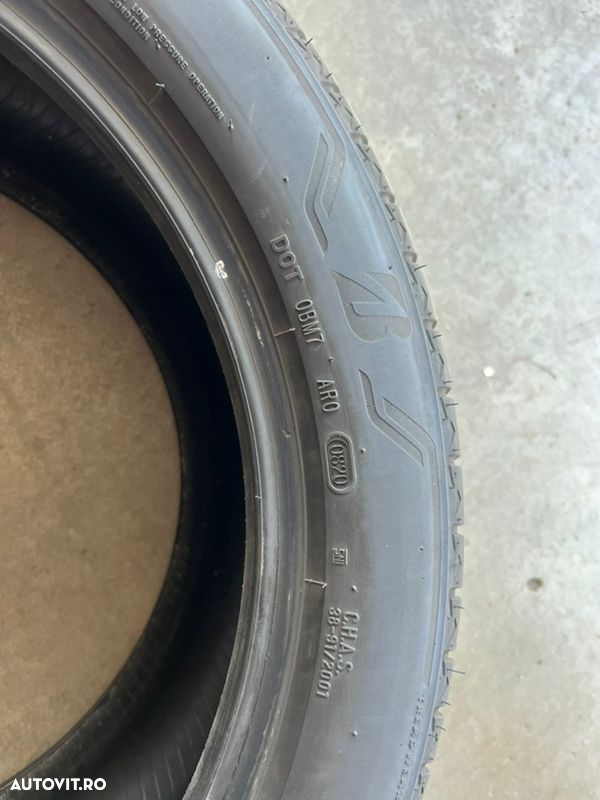 vând 2 anvelope 305/40/20 bridgestone de vară cu runflat ca noi - 7
