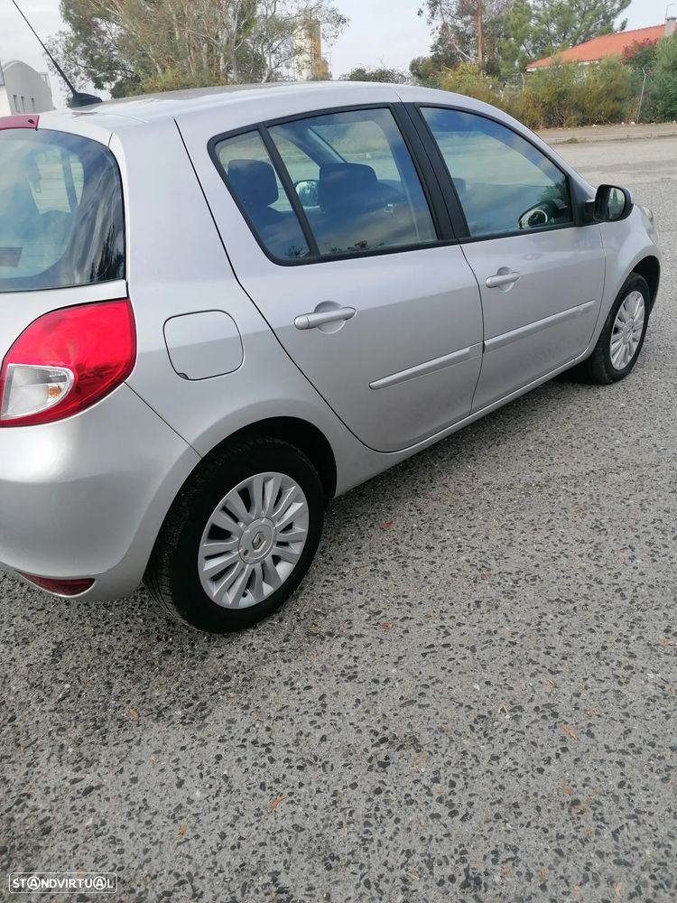 Renault Clio - 6