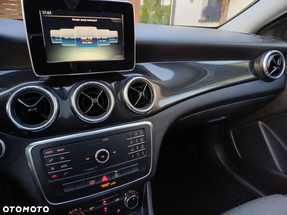 Mercedes-Benz CLA - 26