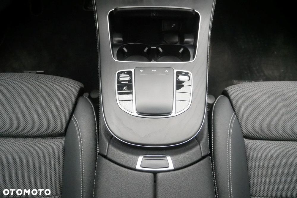 Mercedes-Benz Klasa E - 11