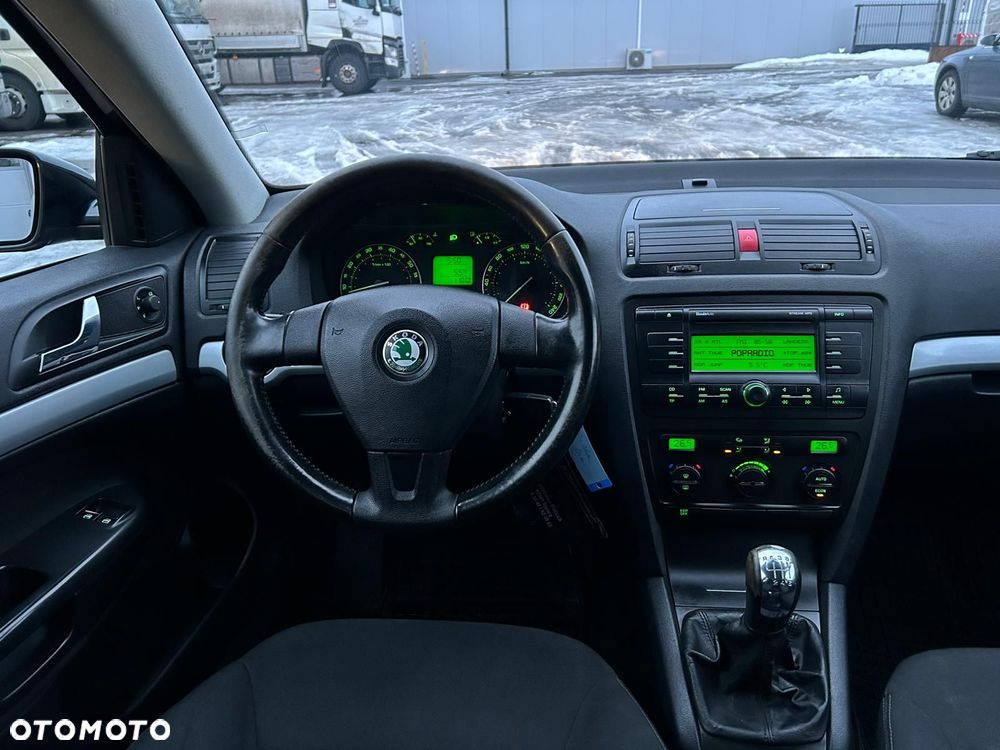 Skoda Octavia 2.0 FSI Ambiente - 18