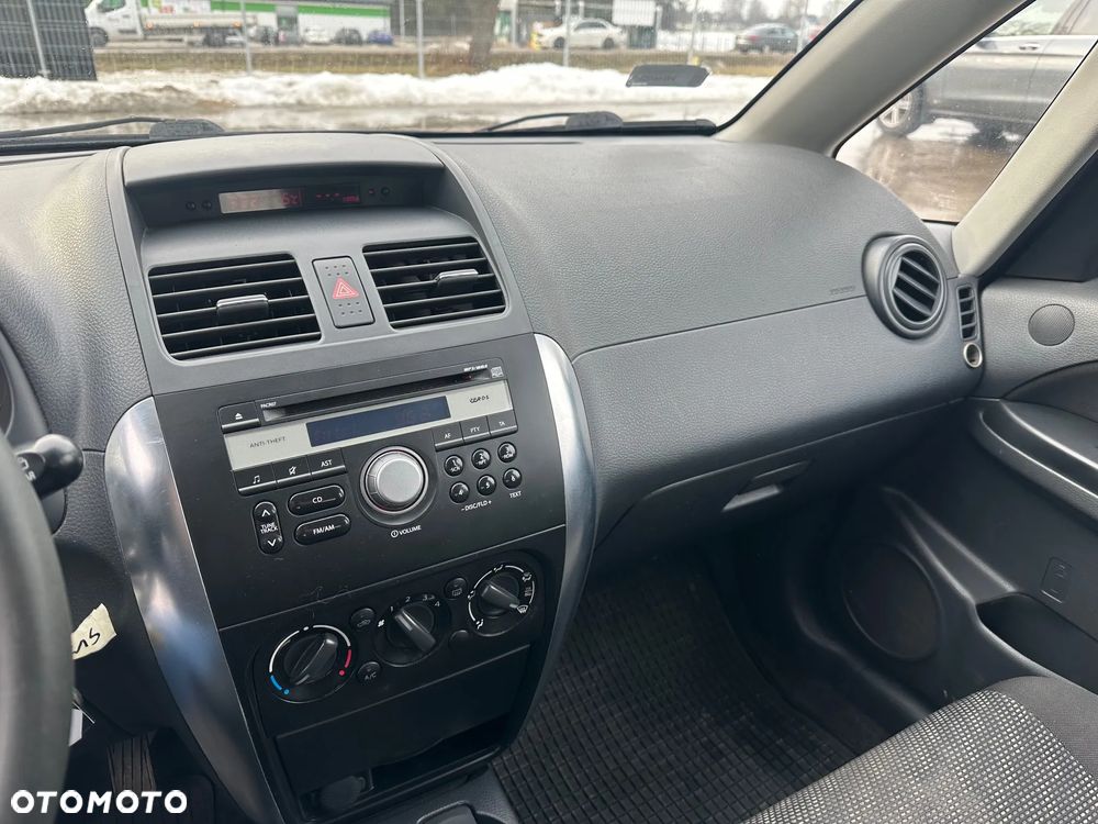 Suzuki SX4 - 12