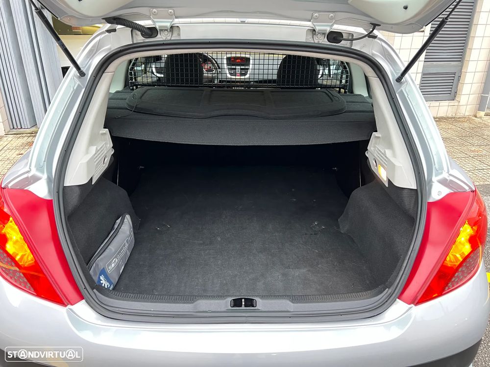 Peugeot 207 VAN 1.4 HDI AC - 33