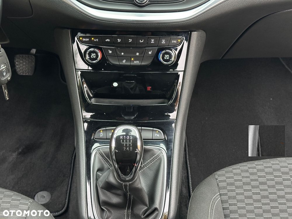 Opel Astra 1.4 Turbo Start/Stop Innovation - 19