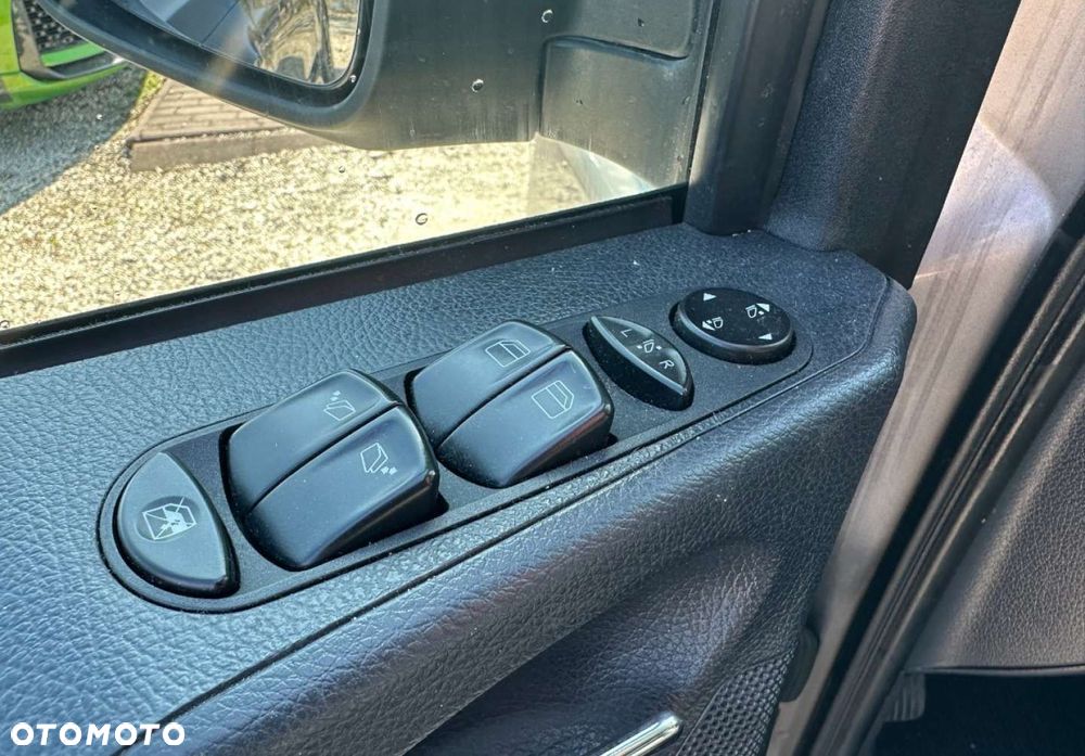 Mercedes-Benz Viano - 9