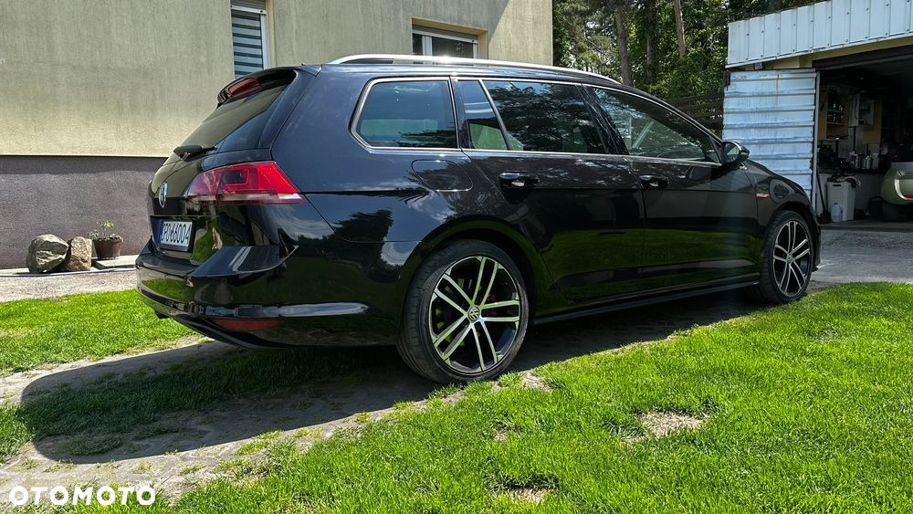 Volkswagen Golf - 5