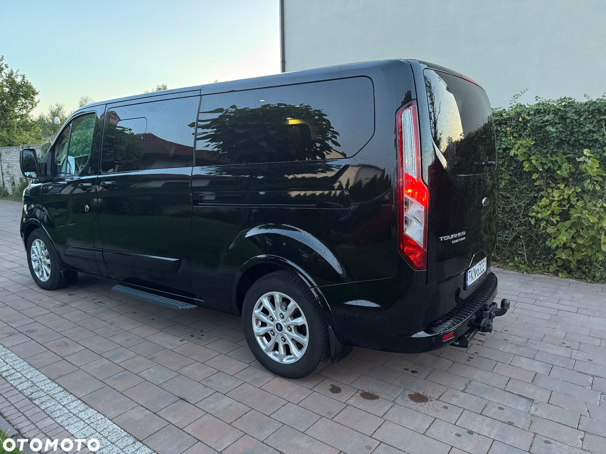Ford Tourneo Custom 2.0 EcoBlue L2 Titanium - 4