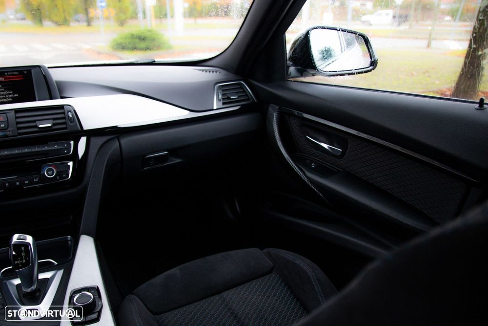 BMW 330 e iPerformance Pack M - 50