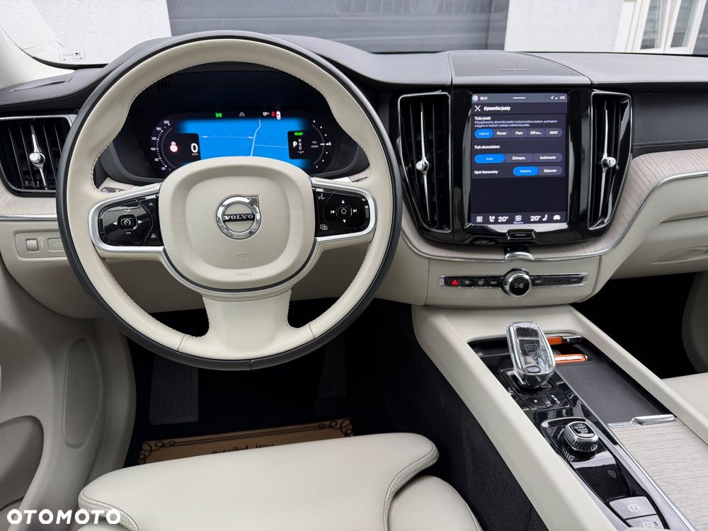 Volvo XC 60 T6 Plug-In Hybrid AWD Inscription - 23