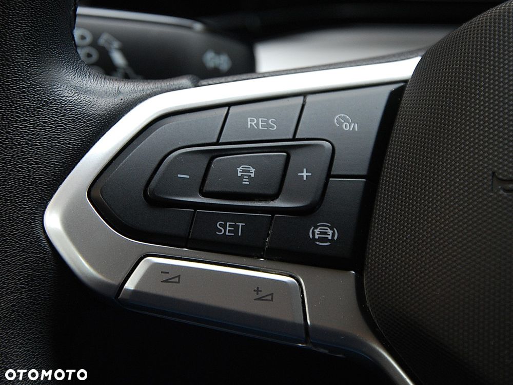 Volkswagen Golf 1.5 TSI EVO Life - 30